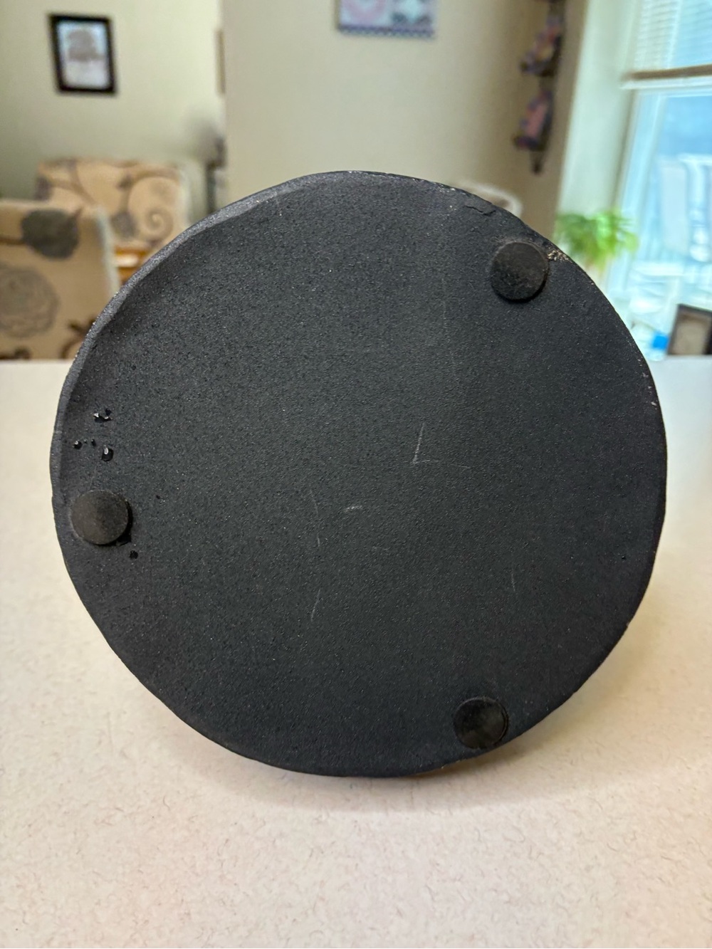 Matte Black Textured Vintage Medal Vase - Picture 5 of 6